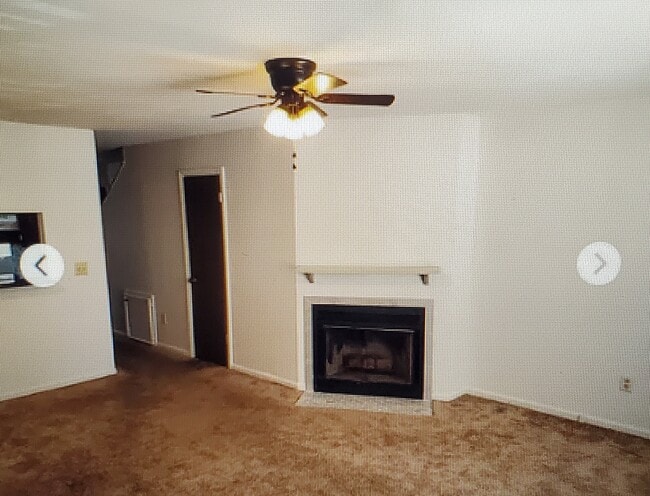 Primary Photo - 139 Country Town Dr