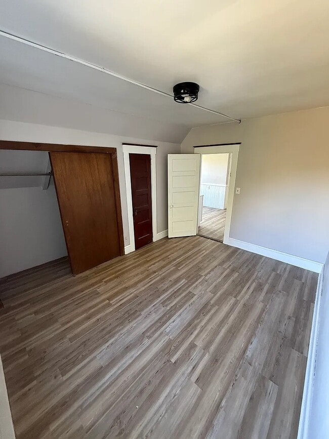 Building Photo - 317 Clinton St