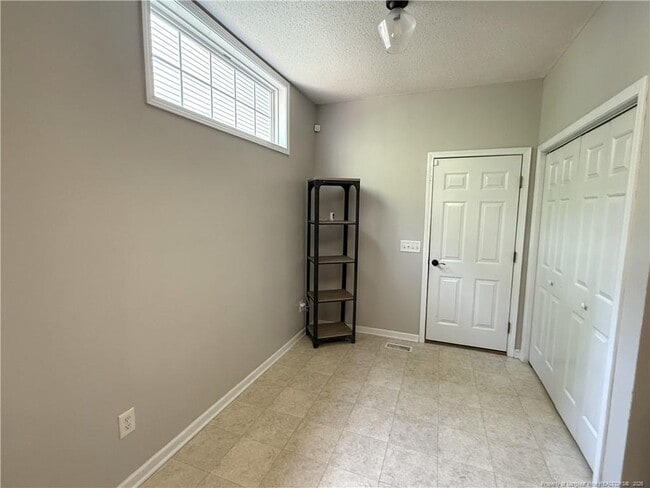 Building Photo - 1605 N Stonegate Dr