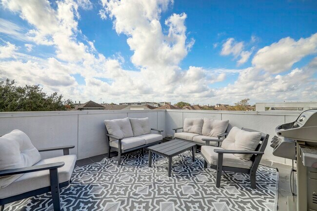 Building Photo - 5622 Kiam St