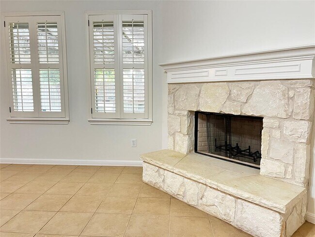 Building Photo - 9500 Castle Pines Dr