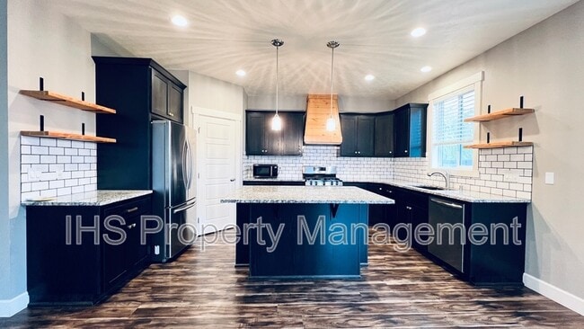 Building Photo - 9801 Silverbright Dr