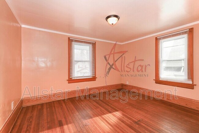 Building Photo - 458 Hillwood Dr