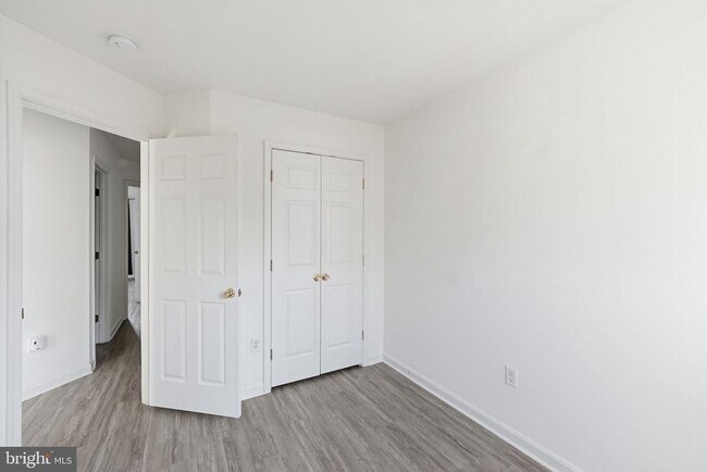 Building Photo - 554 Ellison Ct