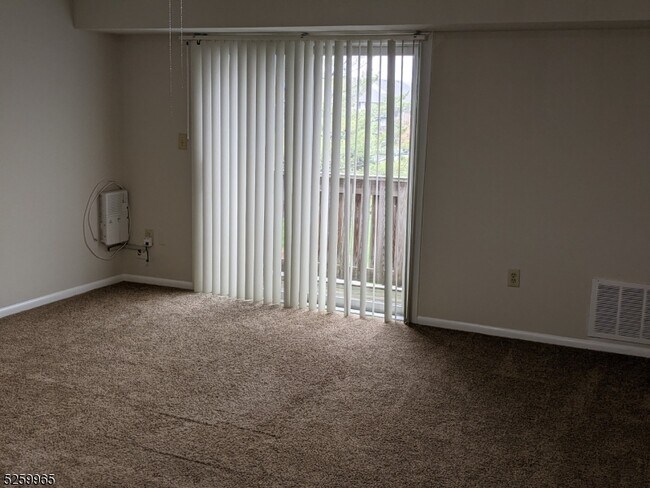 Building Photo - 5113 Ravens Crest Dr
