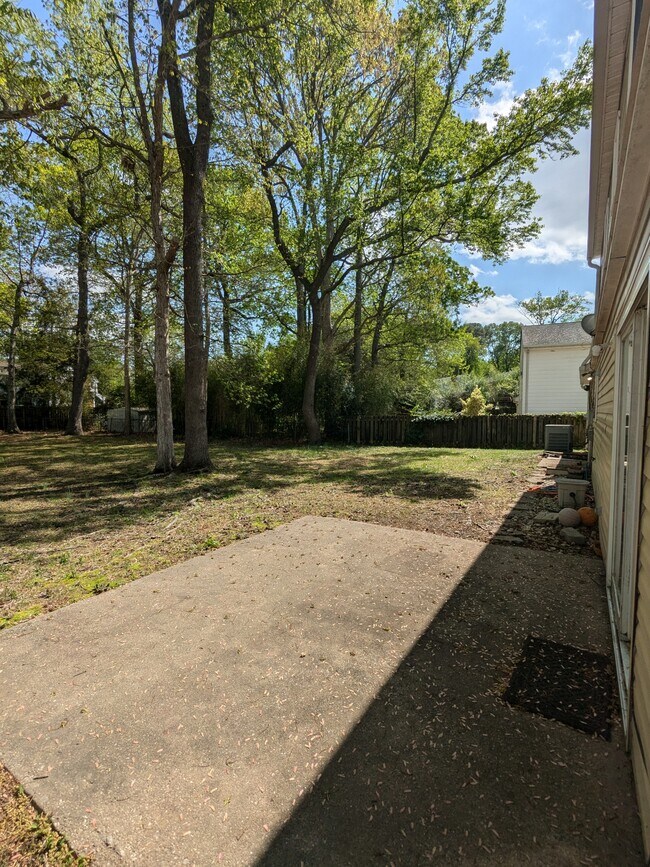 Building Photo - 12 Admiral Ct