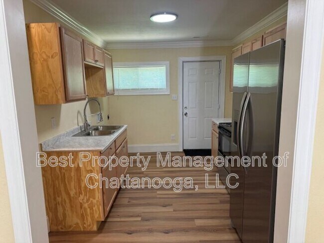 Building Photo - 5281 Usher Dr