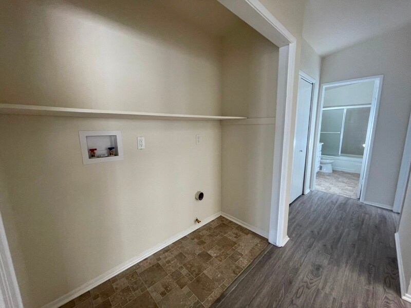 Building Photo - 840 3rd St