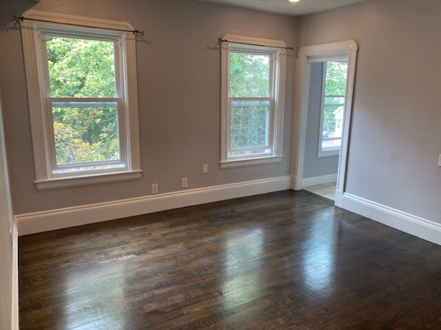 Building Photo - 7 Downer Ave