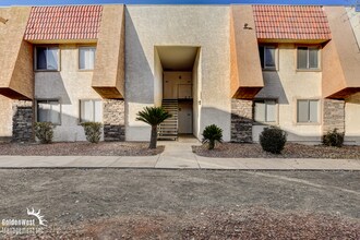 Building Photo - Amazing 2Bdm 2Ba Condo Located in the Guard-Gated Bella Vita Community!