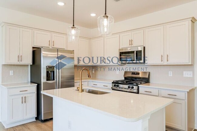 Building Photo - Stylish End-Unit Townhome with Patio & One Car Garage  – Crescent Mills, Clayton