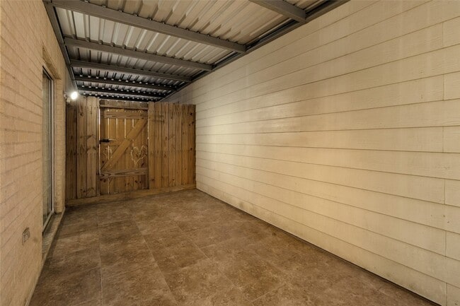 Building Photo - 341 W 23rd St