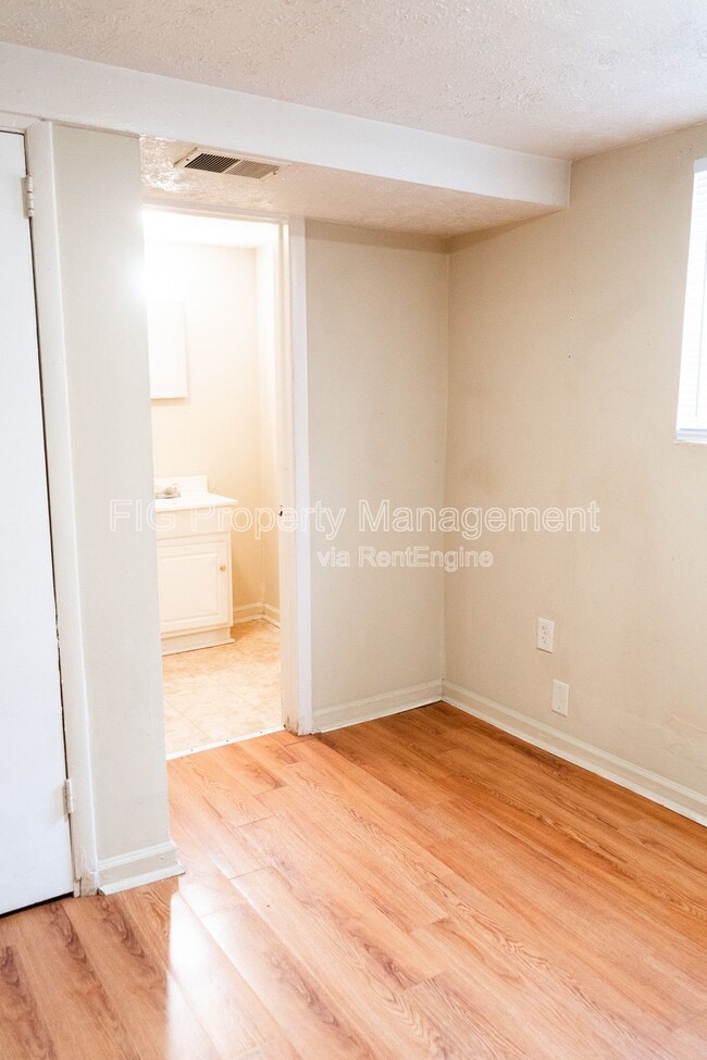 Building Photo - 121 Pruett Pl