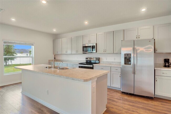 Building Photo - 3936 Fescue St