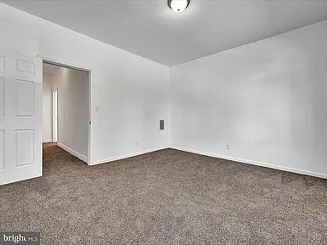 Building Photo - Newly Renovated 4 Bedroom Home in York City School District!