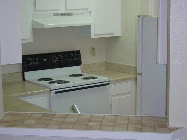 Building Photo - 1701 Horseshoe Cir