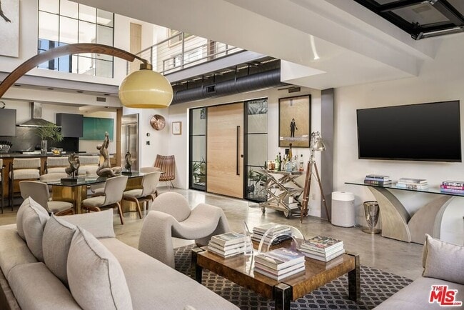 Building Photo - 913 Milwood Ave