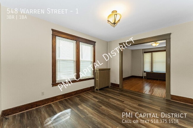 Building Photo - 548 Warren St