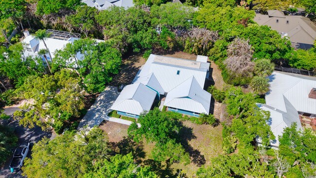 Building Photo - 410 Arrowhead Trail