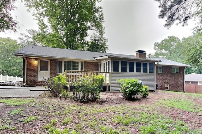 Building Photo - 2755 Hickory Cir