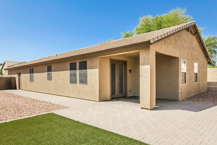 Building Photo - 11838 W Foothill Dr