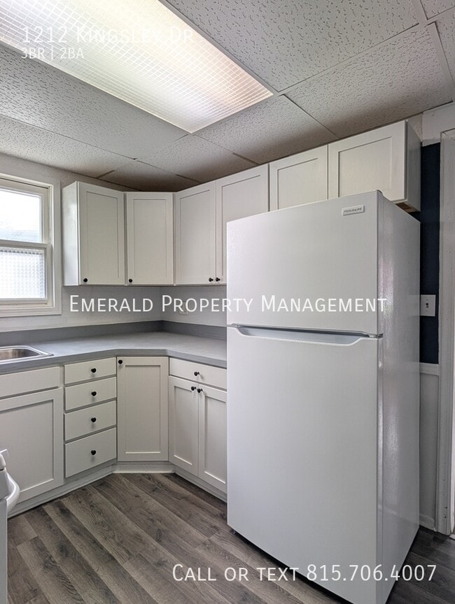 Building Photo - 1212 Kingsley Dr