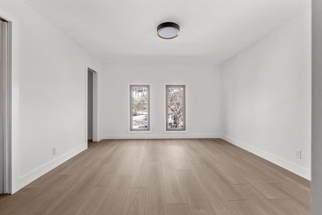 Building Photo - 505 W 7th St