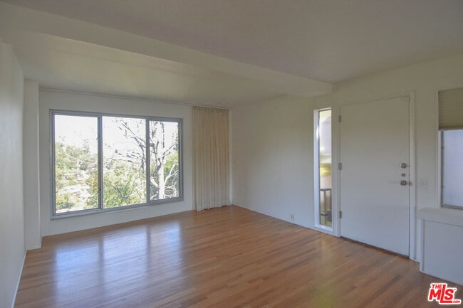 Building Photo - 8895 Appian Way