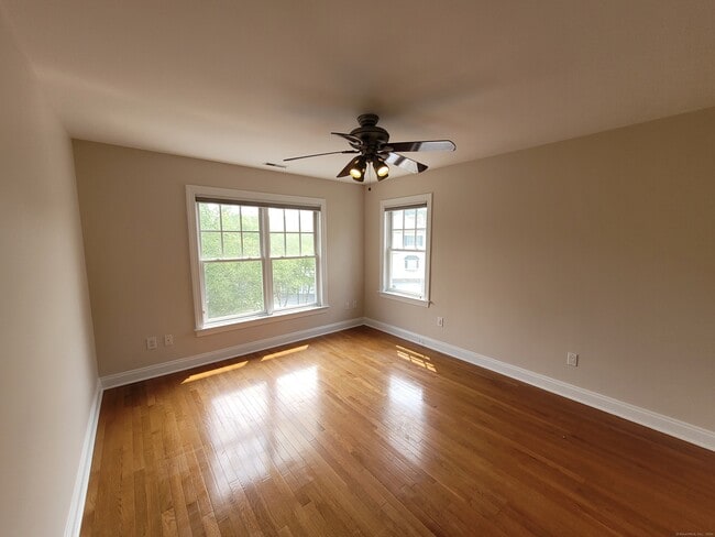 Building Photo - 48 E Hayestown Rd