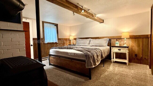 Building Photo - 705 N A St