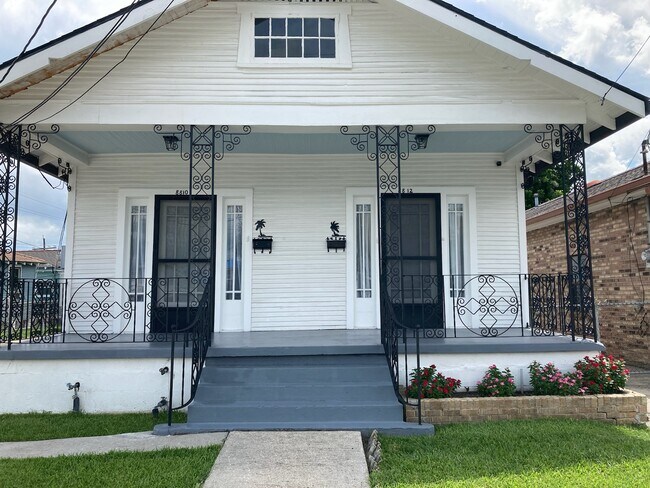 Building Photo - 8810 Oleander St