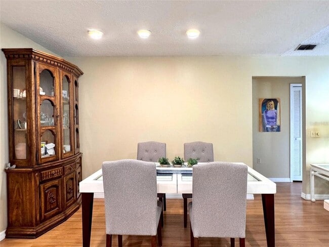 Building Photo - 1135 Colony Arms Dr