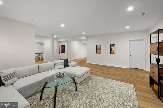 Building Photo - 9501 Wildoak Dr