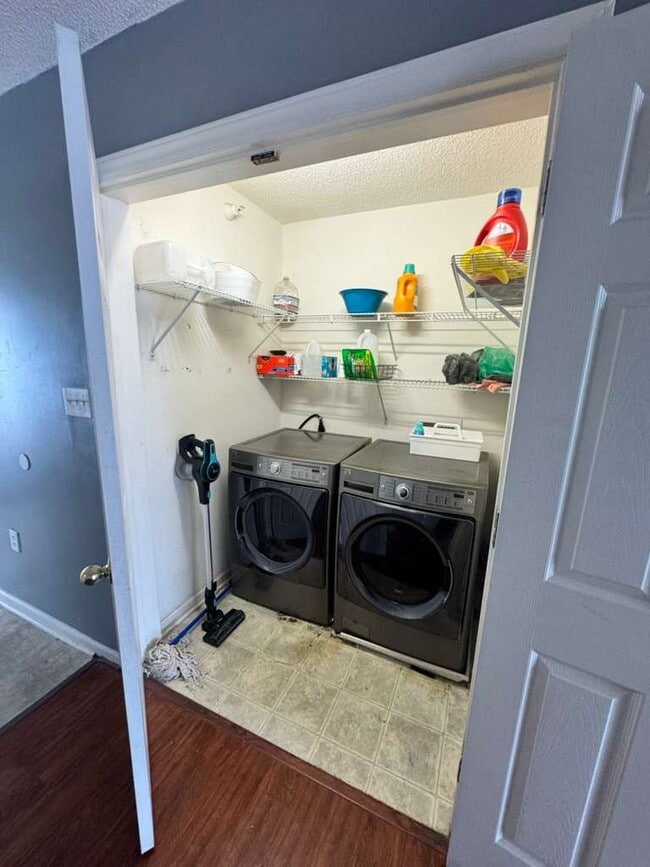 Building Photo - 2021 Wolf Tech Ln