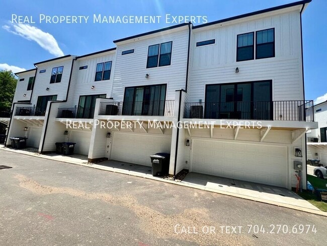 Building Photo - 12110 Storm Ln