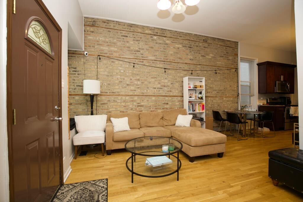 Building Photo - 1252 N Greenview Ave