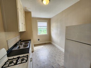 Building Photo - 1546 12th Ave