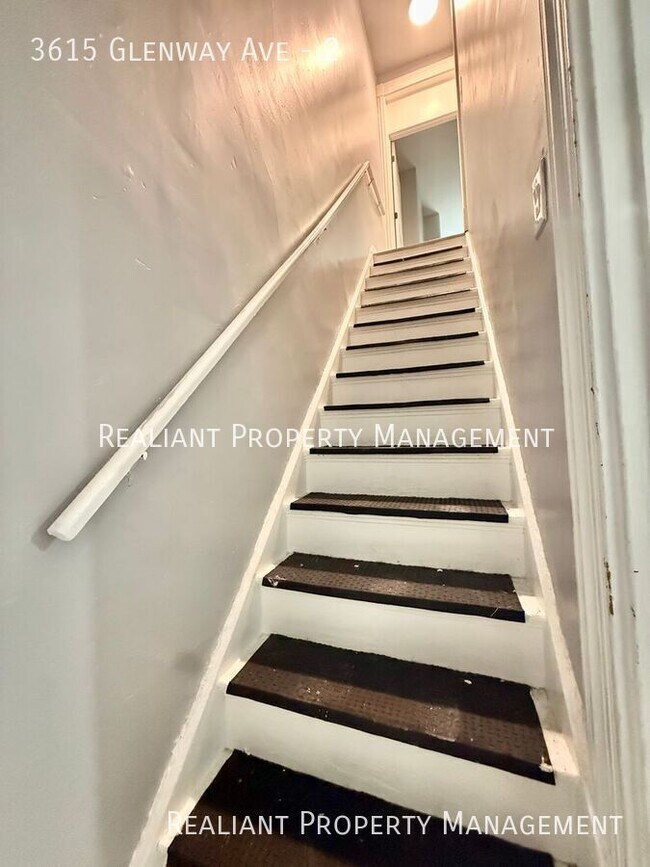 Building Photo - 3615 Glenway Ave