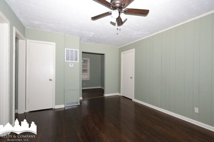 Building Photo - 2474 Corning Ave