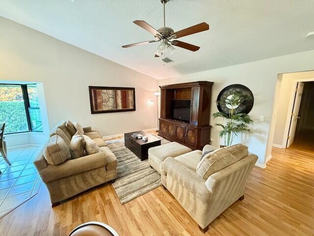 Building Photo - 1919 Lindsey Ct