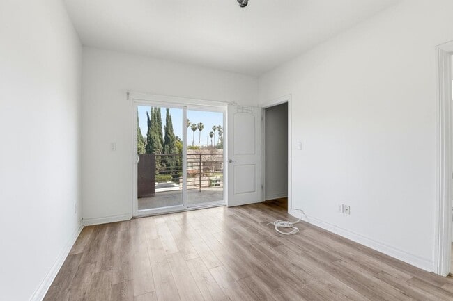 Building Photo - 6016 Fair Ave