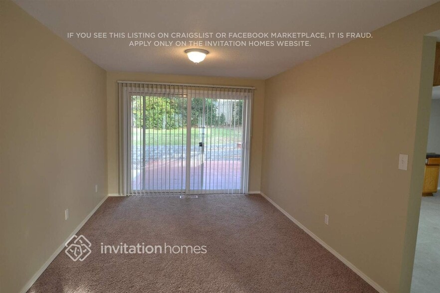 Building Photo - 7638 Emerald Dr SW