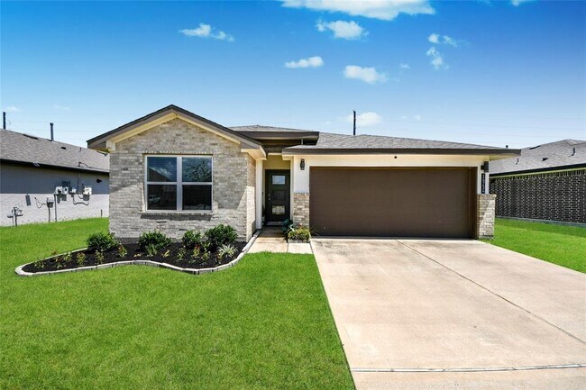 Building Photo - 14734 Sweetwater Dr