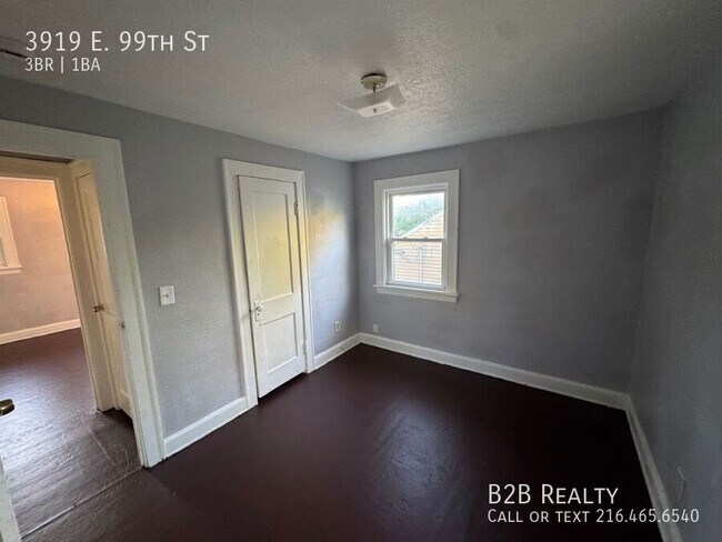 Building Photo - 3919 E 99th St