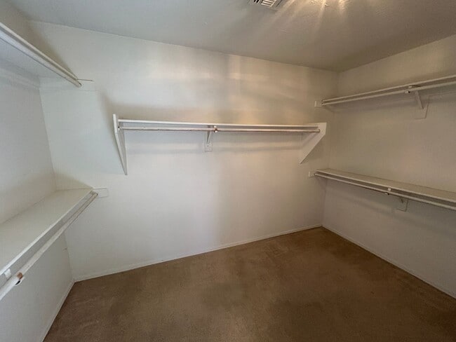 Building Photo - 13444 W Paradise Ln