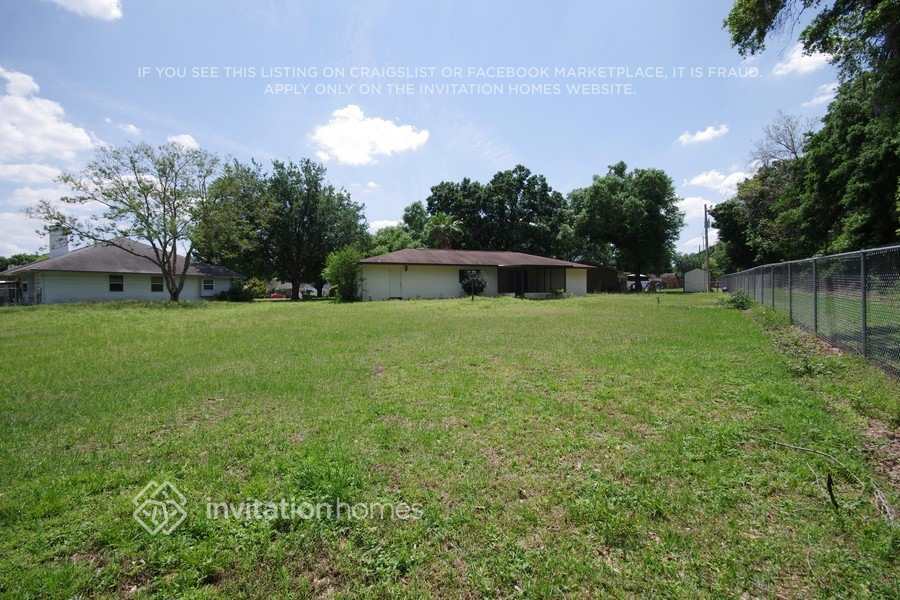 Building Photo - 1904 High Glen Ct N