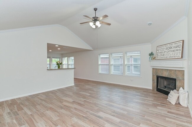 Building Photo - 4022 Mt Everest Way