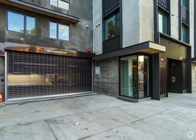 Gragage - Gillis House