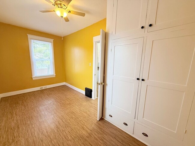 Building Photo - Newly Remodeled 2 BR/1 BA Home!