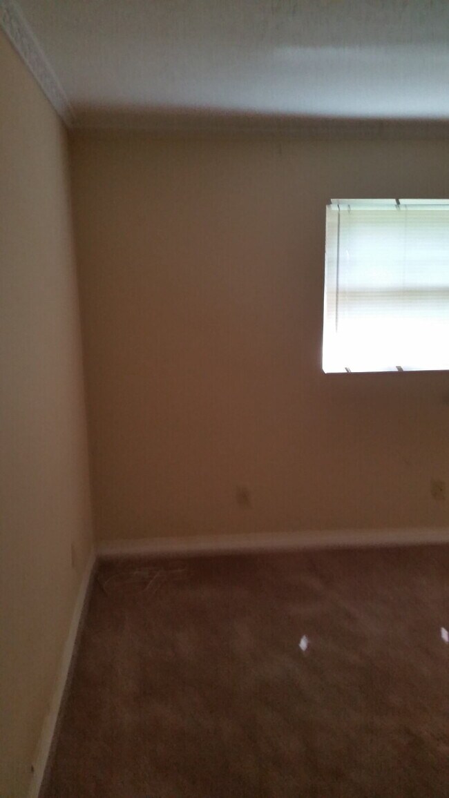 Building Photo - 3 Bed / 2 Bath Home in Venice - Rent with ...